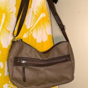 -Cute vintage mini shoulder bag. Was thrifted and never used